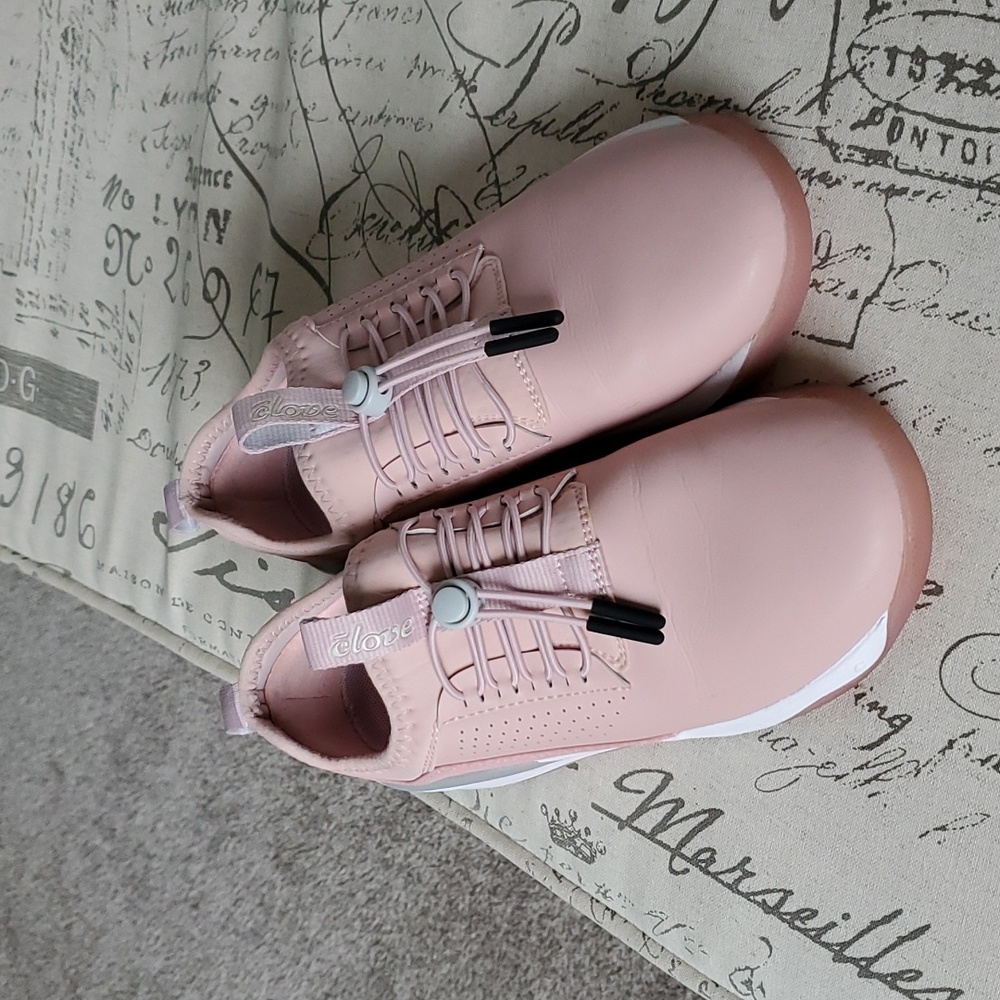 Women's shoes